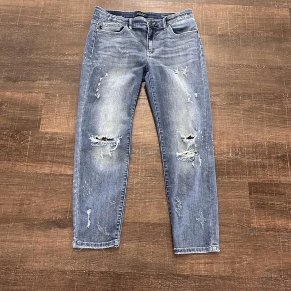 Judy Blue Medium Wash Distressed Cropped Jeans 13/31